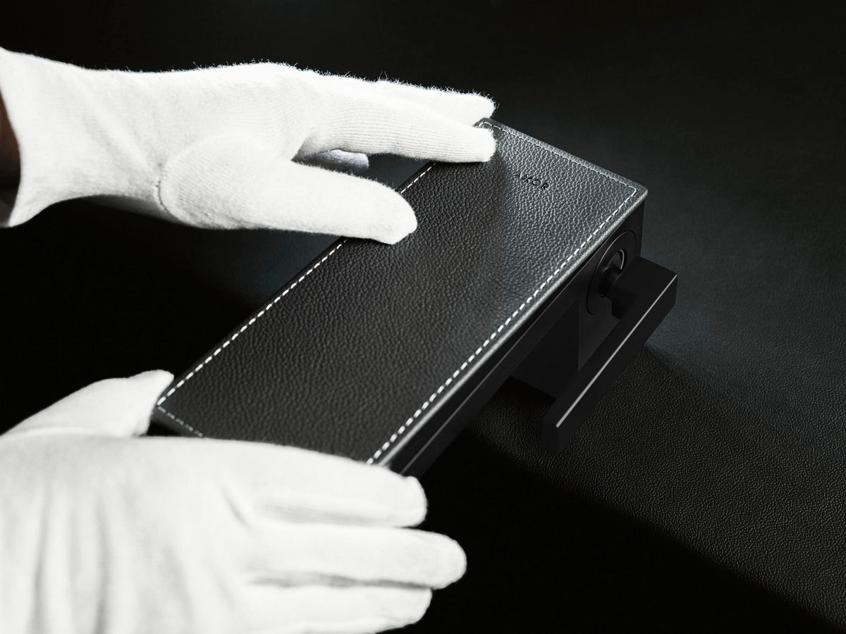 AXOR MyEdition Platte 150 in Leder – Abnehmbare Design-Abdeckung für Waschtischarmaturen