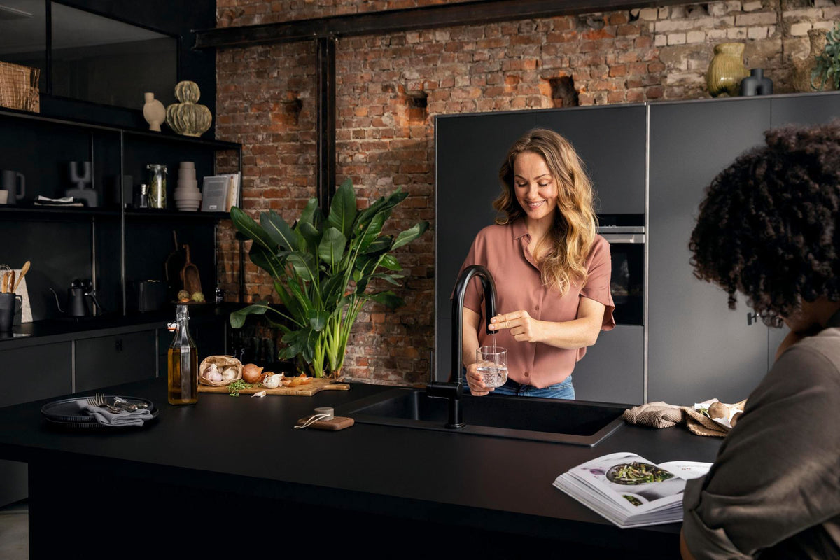 HANSGROHE Aqittura M91 Filtersystem 210 mit Ausziehschlauch und aBox Starter Set – gefiltertes Trinkwasser direkt aus der Küchenarmatur