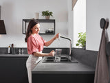 HANSGROHE Metris Select 320 Küchenmischer mit Ausziehauslauf, Select-Knopf und ComfortZone