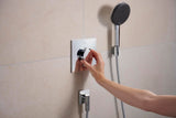 Hansgrohe Wandanschluss FixFit Fine E mit Rückflussverhinderer – 1/2 Zoll, schwarz, 65 mm Rosette