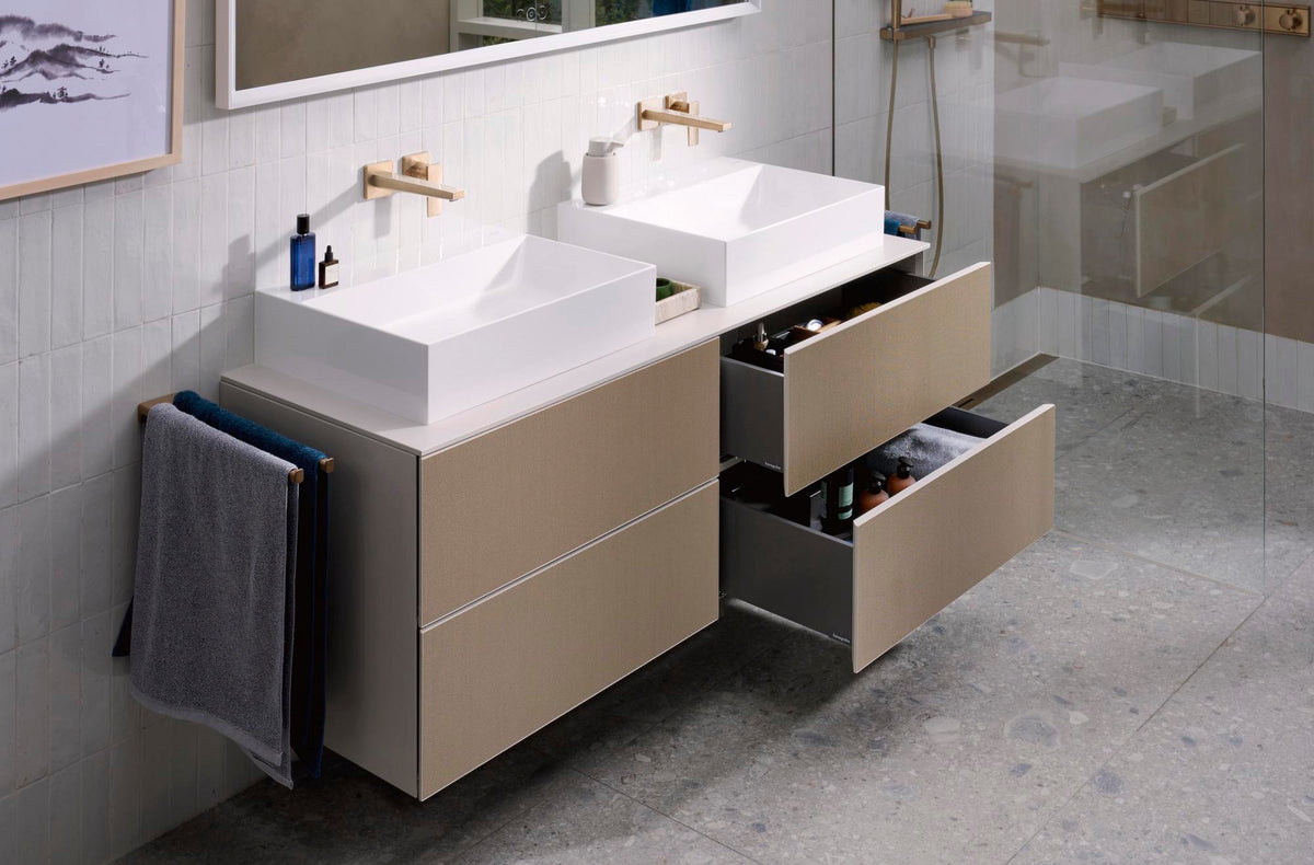 HANSGROHE Xevolos E Konsole 1570 mm mattweiß mit 2 Ausschnitten