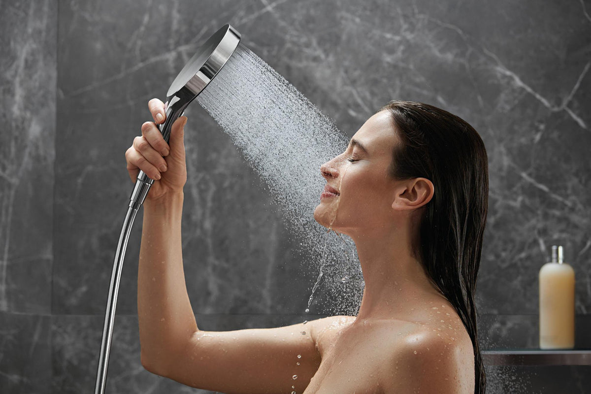 HANSGROHE HG Handbrause Rainfinity 130 3jet Chrom – 3 Strahlarten, QuickClean, Select-Taste