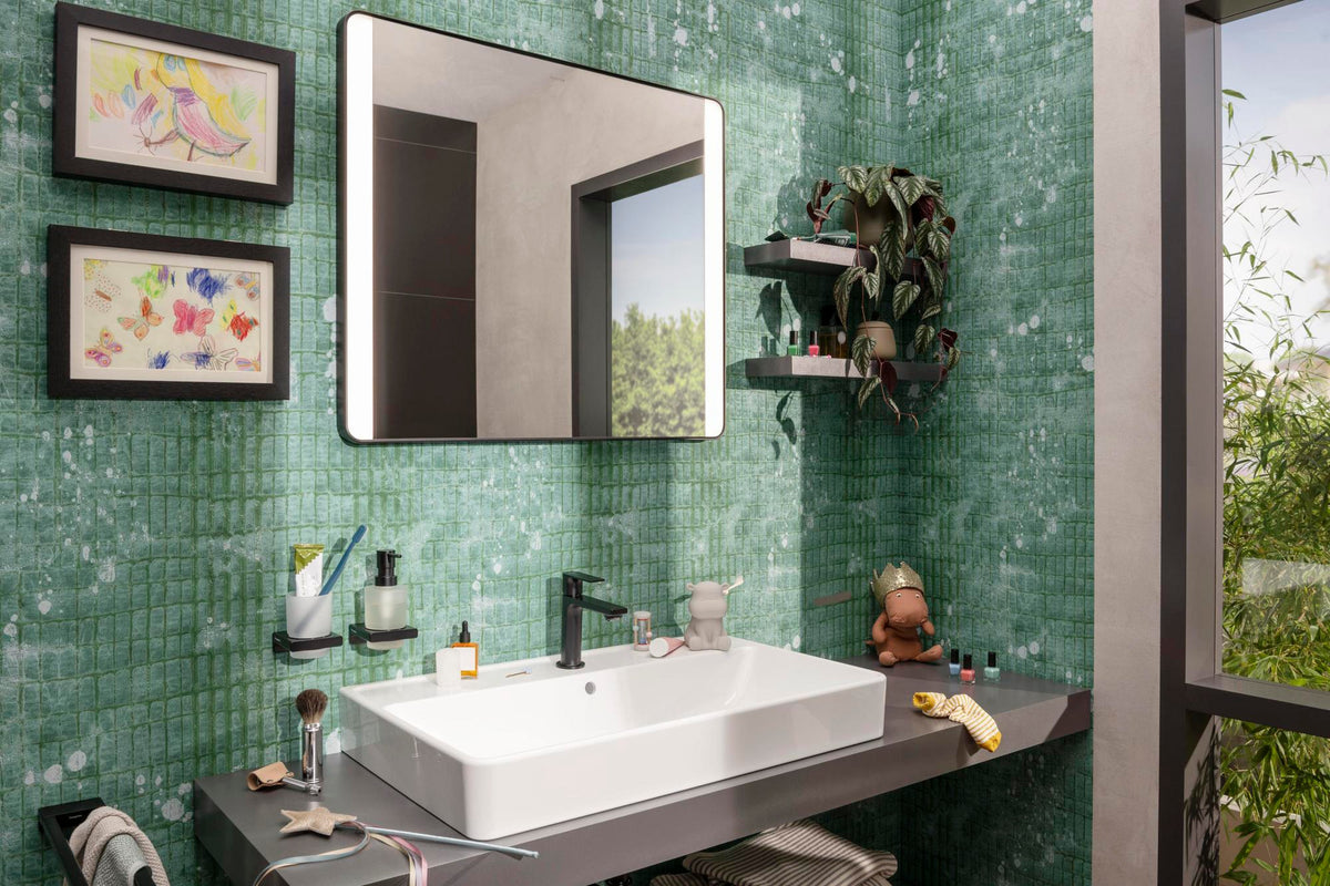 HANSGROHE Xarita Lite Q Wandspiegel 500x700 mm mit seitlicher LED-Beleuchtung und TouchlessSensor