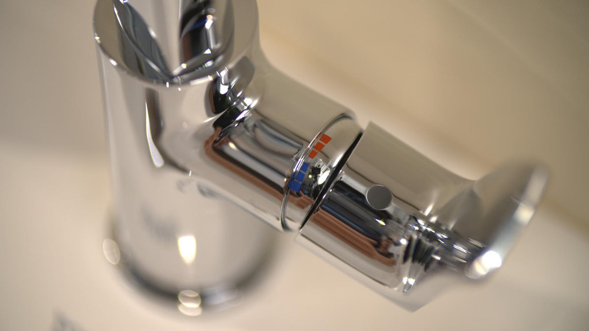 HANSGROHE Metris Einhebel-Waschtischmischer 230 DN 15 mit Schwenkauslauf, chrom