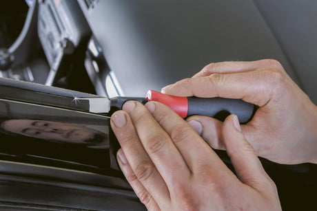 Wiha Universalschaber mit 13 mm Klinge, SoftFinish®-Griff und 10 Ersatzklingen