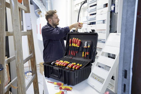 Wiha Werkzeugsortiment XL 2 electric 41-teilig für Elektriker – isoliert, geprüft, mit Werkzeugkoffer