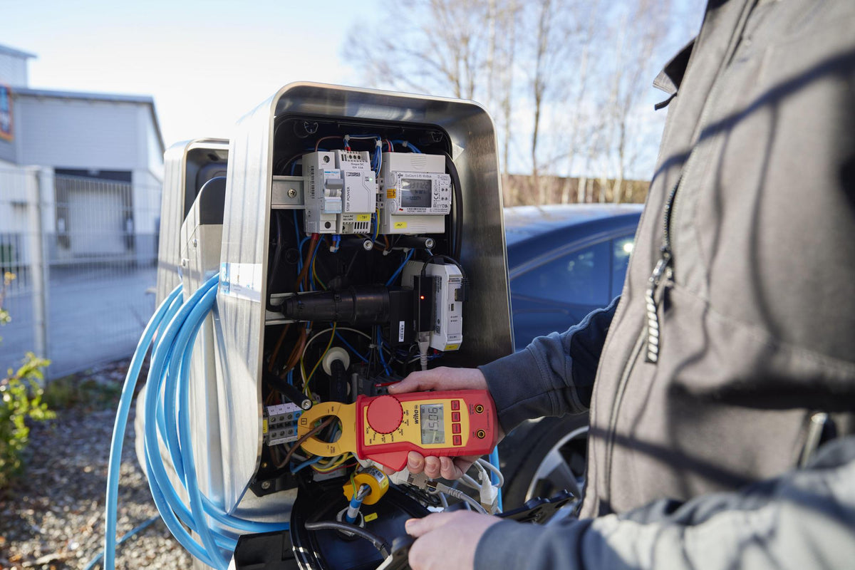 Wiha Stromzangenmultimeter bis 1.000 V AC CAT IV 1.000 V – True RMS, 400 A, IP40