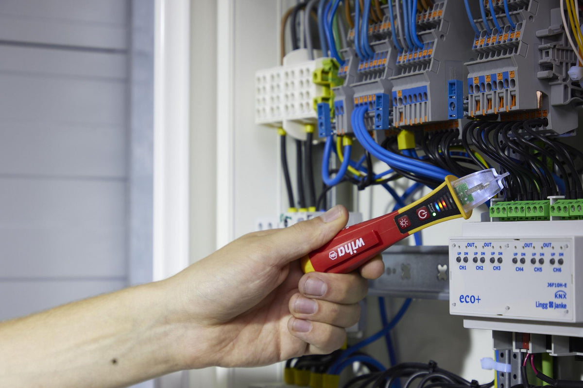 WIHA Spannungsprüfer SB 255-13 12-1000 V AC einpolig mit LED-Taschenlampe