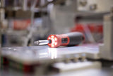 Wiha speedE PocketDrive Elektrischer Schraubendreher mit 31-teiliger Bitbox und 6 LEDs