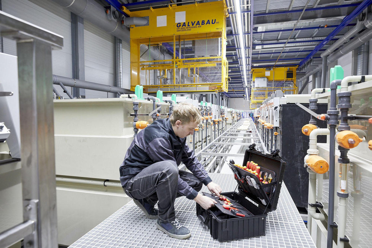Wiha Werkzeugsortiment XL 2 electric 41-teilig für Elektriker – isoliert, geprüft, mit Werkzeugkoffer