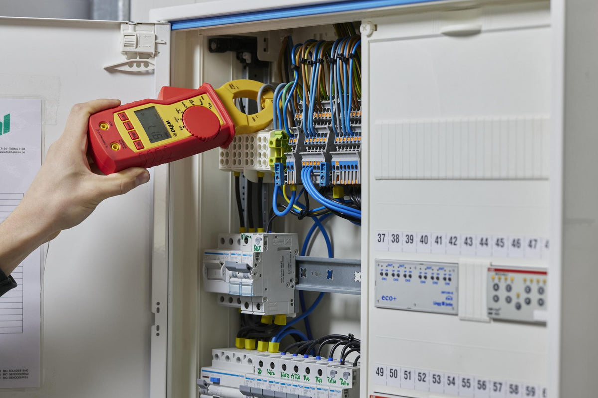 Wiha Stromzangenmultimeter bis 1.000 V AC CAT IV 1.000 V – True RMS, 400 A, IP40