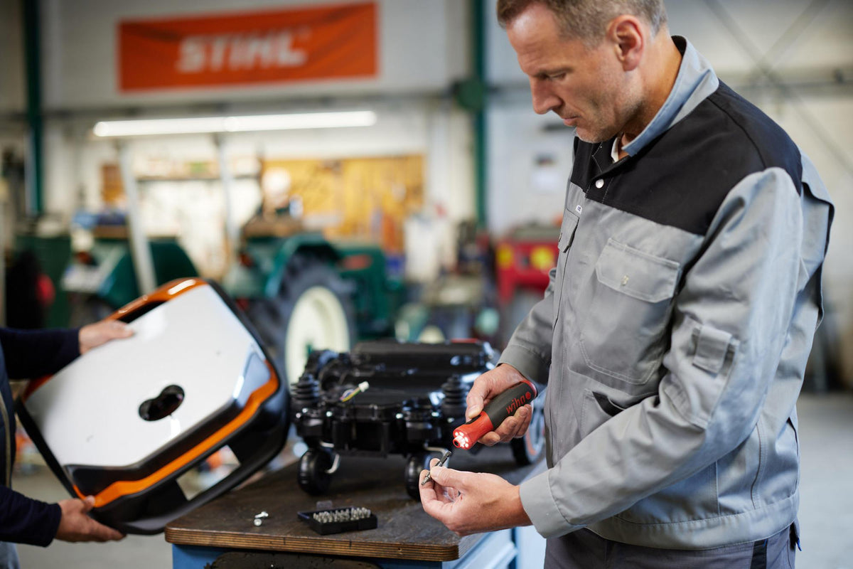 Wiha speedE PocketDrive Elektrischer Schraubendreher mit 31-teiliger Bitbox und 6 LEDs
