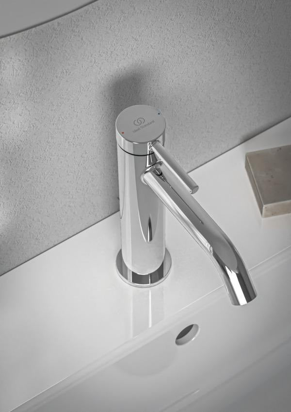 Ideal Standard Ceraline Nuovo Waschtischarmatur 135 mm mit Ablaufgarnitur Chrom
