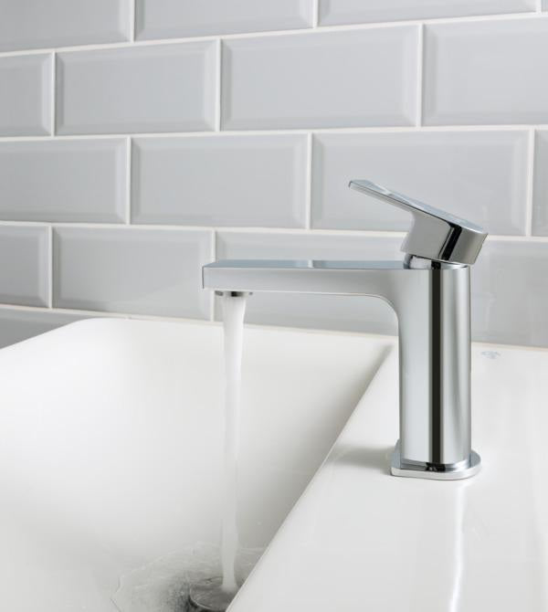 Ideal Standard Edge Waschtischarmatur Slim Chrom 5 l/min mit Ablaufgarnitur 120 mm Ausladung