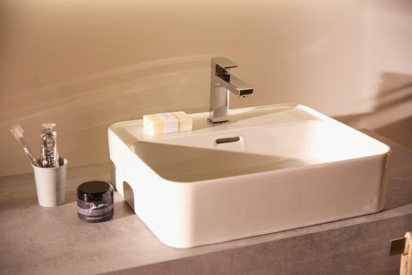 Ideal Standard Edge Waschtischarmatur Slim Chrom 5 l/min mit Ablaufgarnitur 120 mm Ausladung