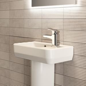 Ideal Standard i.life S Handwaschbecken 450x250x140mm Weiß, 1 Hahnloch rechts, mit Überlauf