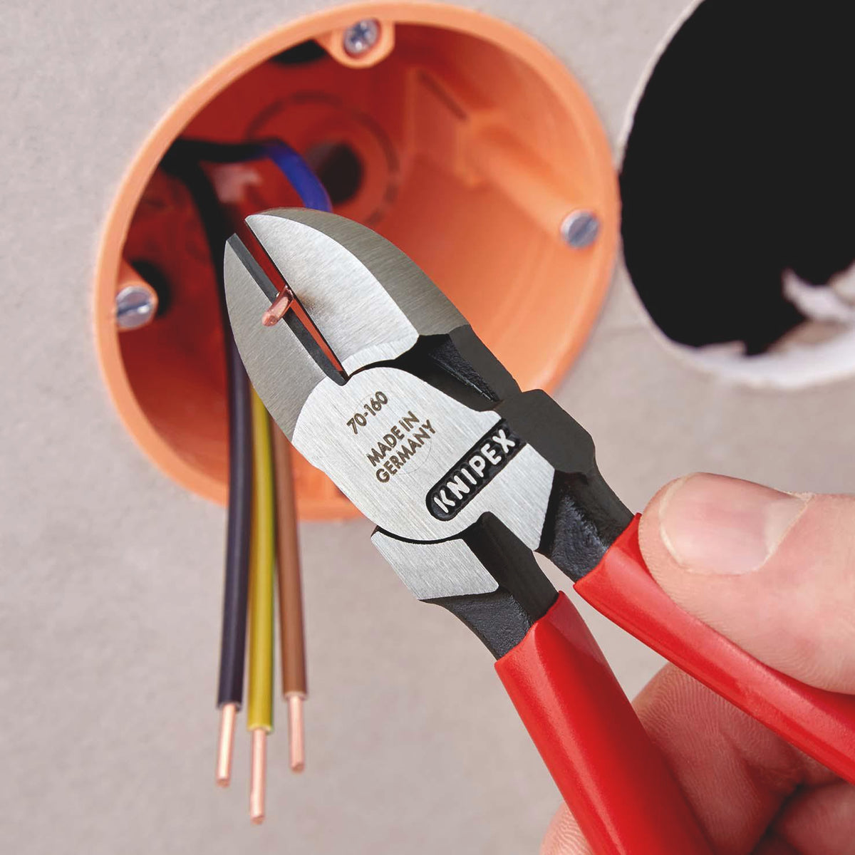 KNIPEX Seitenschneider 110 mm, polierter Kopf, Kunststoffüberzug – präziser Schnitt für feine Drähte