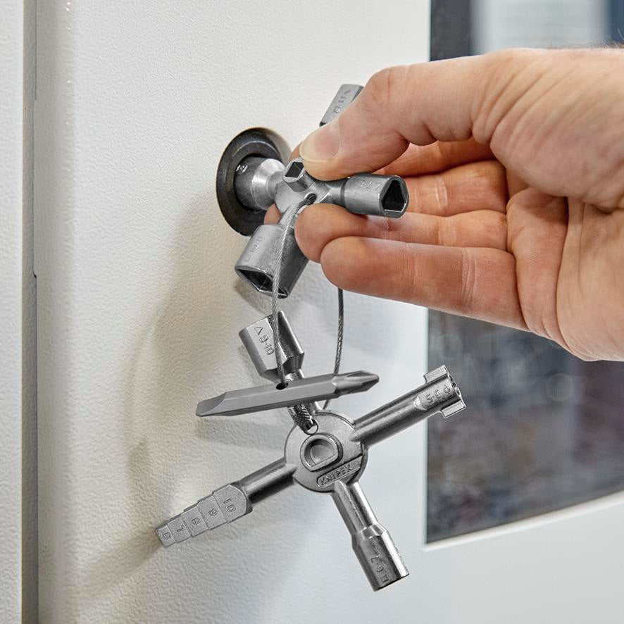 KNIPEX Schaltschrankschlüssel TwinKey® mit 6 Funktionen und Magnet-Verbindung