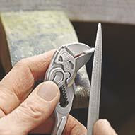 KNIPEX Zangenschlüssel 400 mm – Spannweite 85 mm, verchromt, mit Kunststoffüberzug
