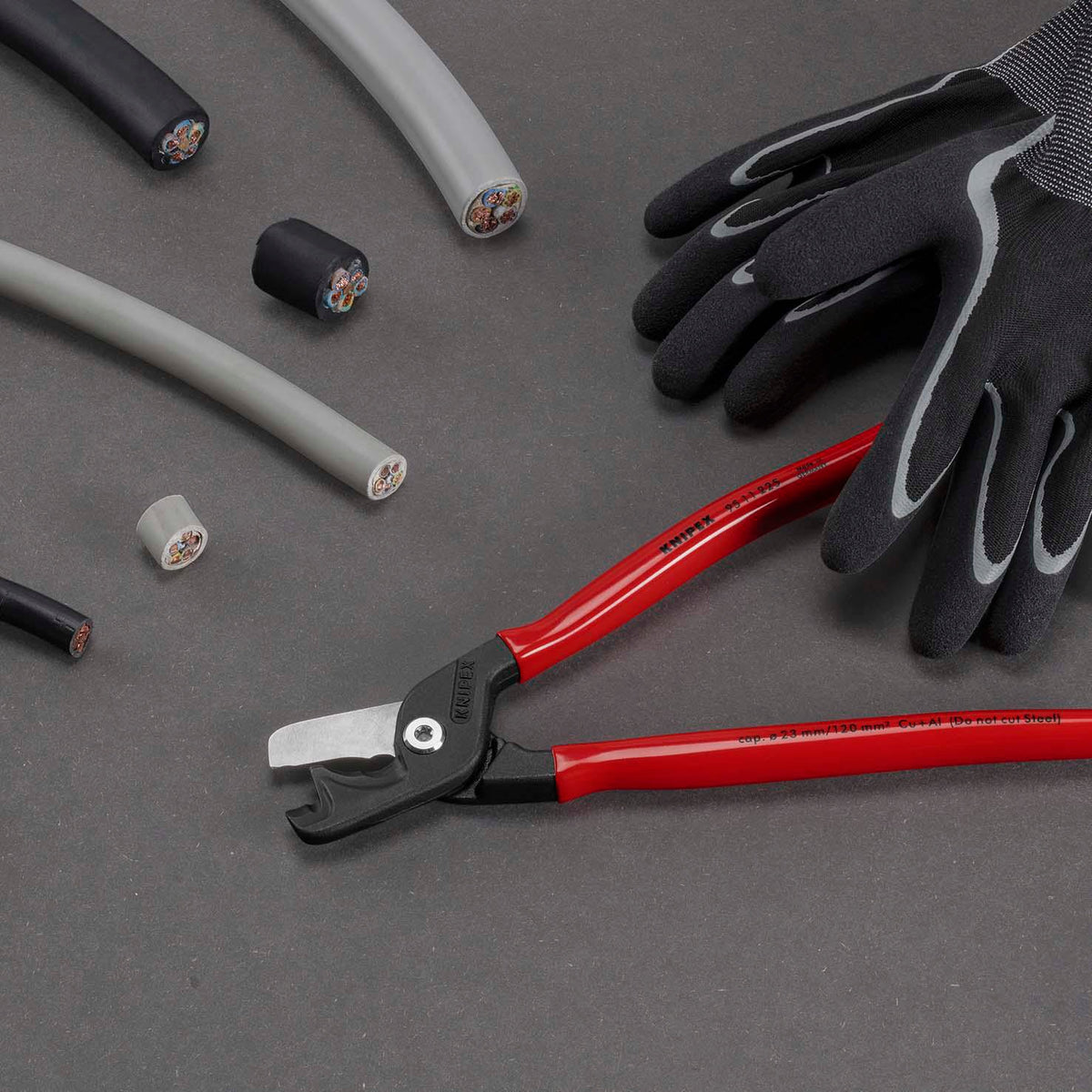 KNIPEX Kabelschere StepCut XL 225 mm – Kraftgelenk, brünierter Kopf, bis 120 mm²