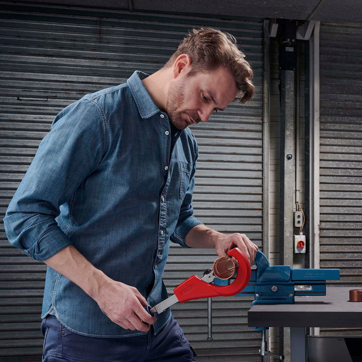 KNIPEX Rohrabschneider TubiX® 6-35 mm – QuickLock-Einhandschnellfixierung für Kupfer, Messing, Edelstahl