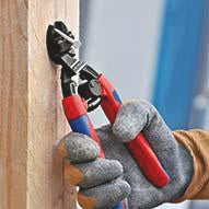 KNIPEX Kompaktbolzenschneider CoBolt 200 mm mit Mehrkomponenten-Hüllen und Aussparung