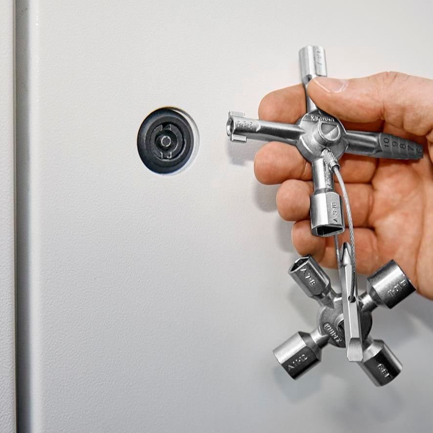 KNIPEX Schaltschrankschlüssel TwinKey® mit 6 Funktionen und Magnet-Verbindung
