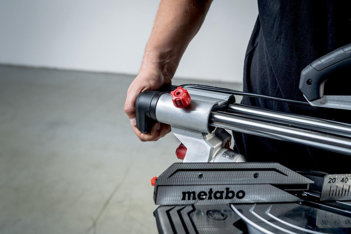 METABO Kapp- und Gehrungssäge KGS 216 M mit Zugfunktion, 1500 W, 216 mm Sägeblatt