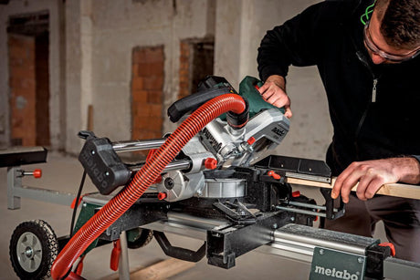 METABO Kapp- und Gehrungssäge KGS 216 M mit Zugfunktion, 1500 W, 216 mm Sägeblatt