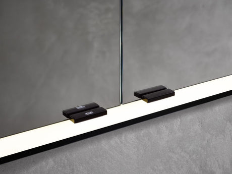 EMCO LED-Lichtspiegelschrank prime 1300 mm, 2 Türen, Aufputz, Aluminium, IP20