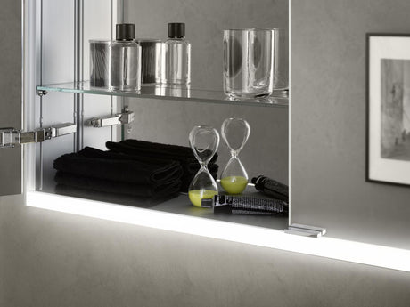 EMCO LED-Lichtspiegelschrank prime 2, 1300 mm, 2 Türen, Aufputz, Aluminium, IP20, dimmbar