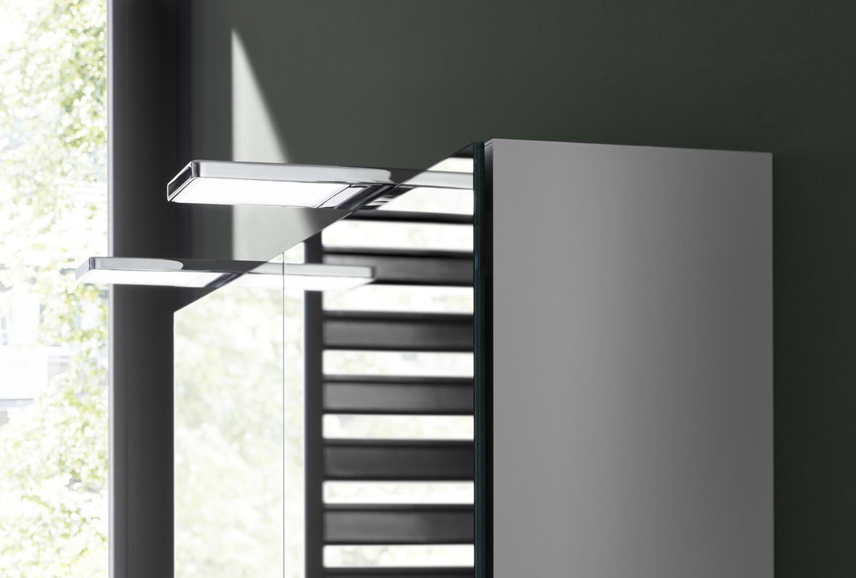 EMCO pure 2 Style LED-Lichtspiegelschrank 600 mm, 2-türig, Aluminium, Aufputz