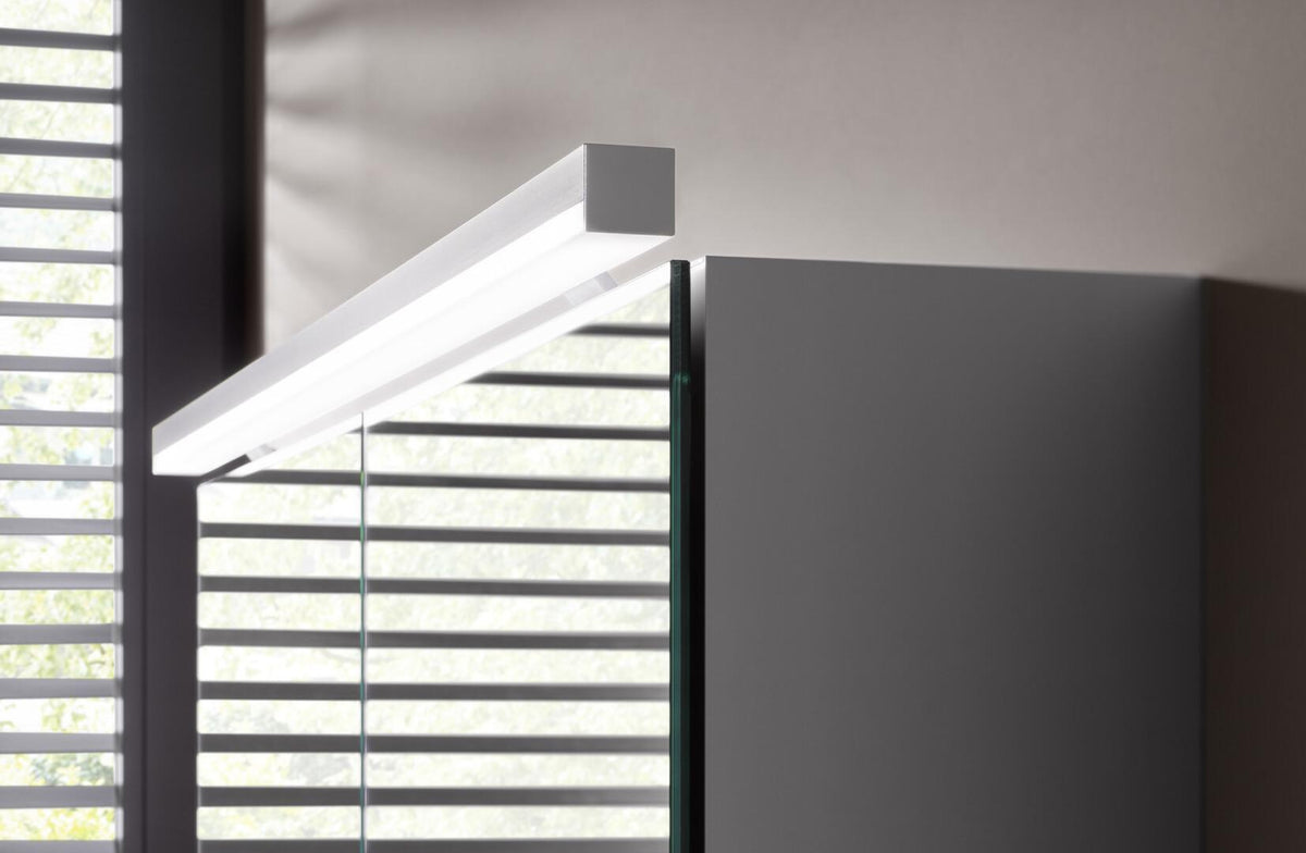 EMCO pure 2 Classic LED-Lichtspiegelschrank 1000 mm, 2-türig, Aluminium, IP20, 22 W, 2700–6500 K