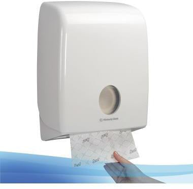 Scott Essential 6609 Papierhandtücher 2-lagig weiß 16x220Bl. – Interfold-Falz für Handtuchspender