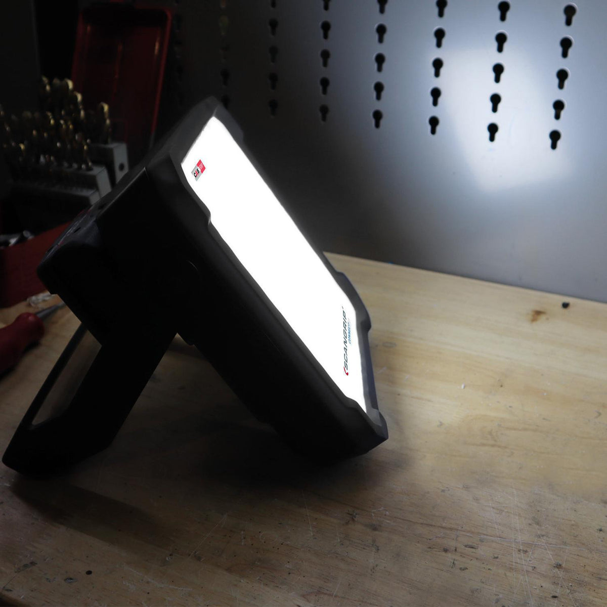 SCANGRIP LED-Strahler VEGA 4 CONNECT 40 W – 2000-4000 lm, IP54, diffus, blendfrei