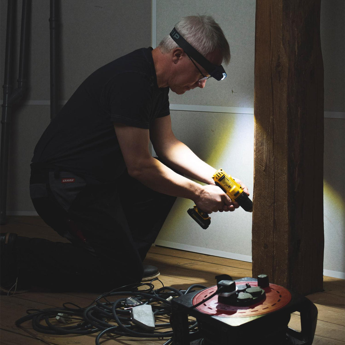 SCANGRIP LED-Kopfleuchte I-VIEW 3,8 V 1600 mAh Li-ion mit 400 Lumen und Sensormodus