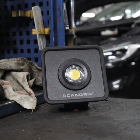 SCANGRIP NOVA MINI LED-Strahler 10 W, 100-1000 lm, IP65, Akku