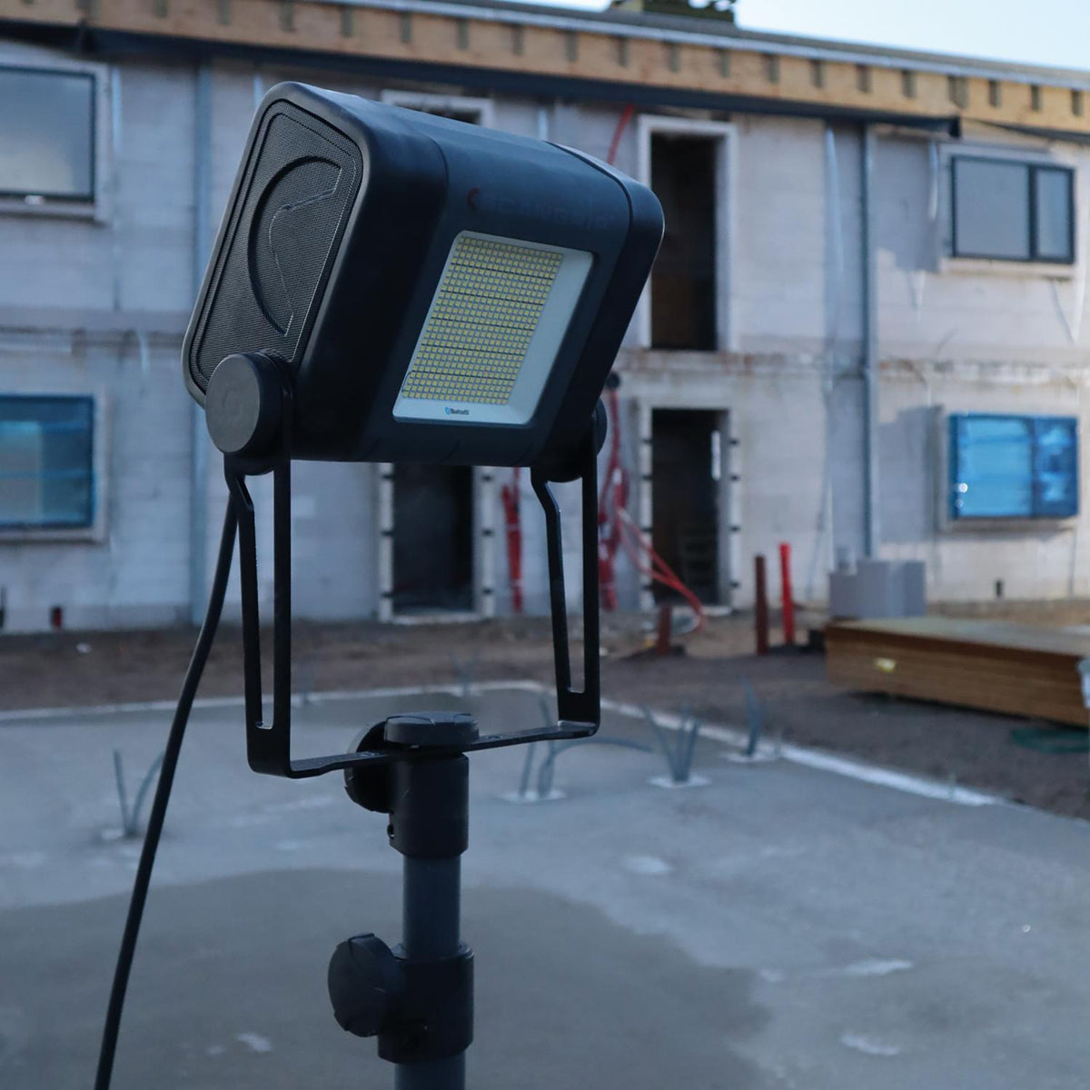 SCANGRIP SITE LIGHT 40 LED-Strahler 315 W, 10000-40000 lm, IP65, Bluetooth, 10 m Kabel