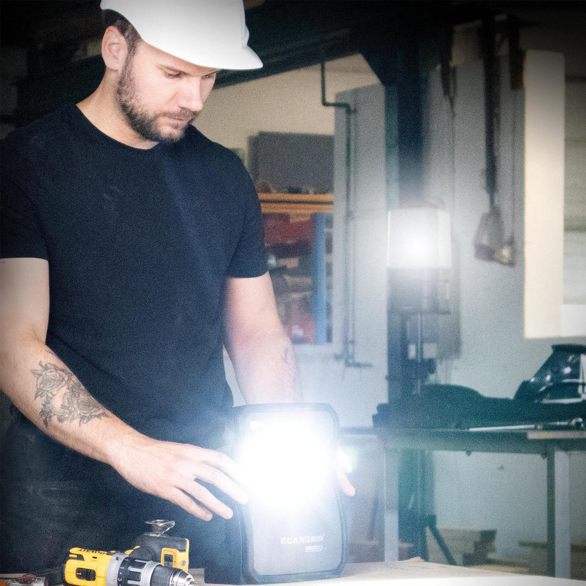 SCANGRIP LED-Strahler NOVA 2 CONNECT 16 W 200-2000 lm IP30 – Dimmbar, Powerbank, COB-LED