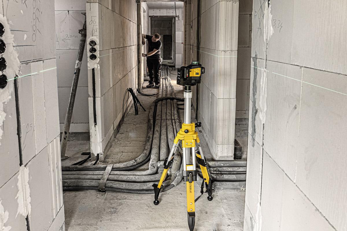 STABILA Multilinienlaser LAX 600 G – Grüne 3x360°-Linien, 40 m, IP65, Akku