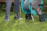 GARDENA CleverRoll M Schlauchwagen-Set 20 m – Komplett-Set mit Kick&Stand