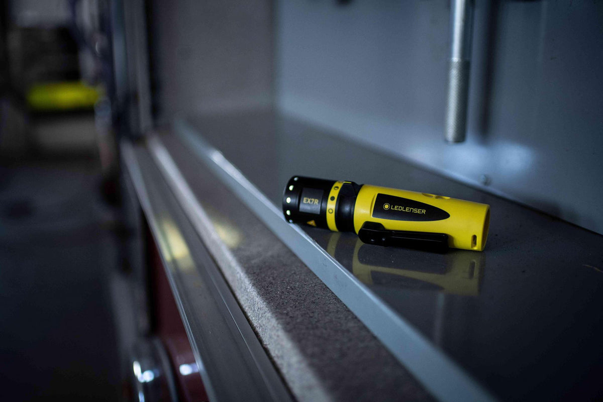 LEDLENSER LED-Taschenlampe EX7R 50-220 lm Akku Li-Ion 65-140 m schwarz/gelb explosionsgeschützt