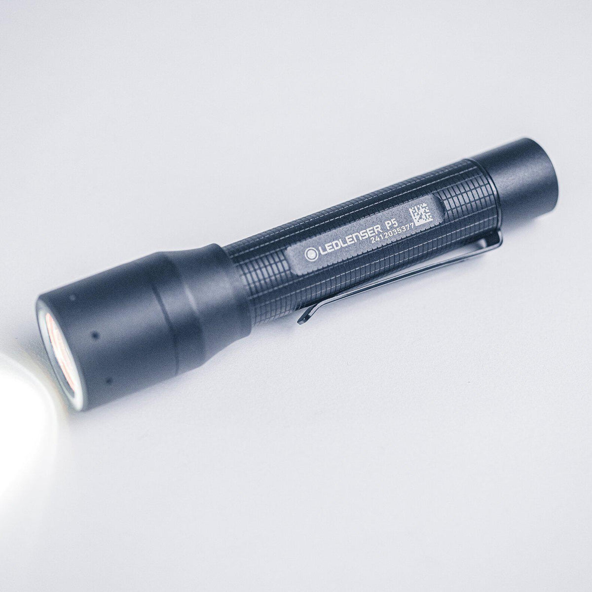 LEDLENSER P2R LED-Taschenlampe mit Advanced Focus System, 200 lm, USB-C-Akku