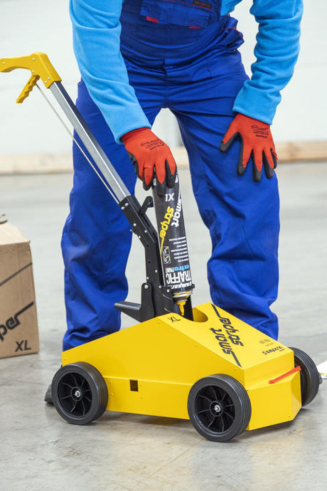 AMPERE Markierwagen Smart Striper für Traffic Extra Paint XL 750 ml – Strichbreite 3–10 cm, 4 Räder