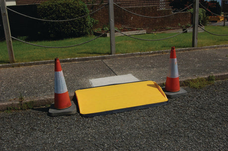 Oxford SupaGrip Bordsteinrampe 1280 mm – Rutschsichere Rampe für Bordsteine bis 160 mm, 350 kg