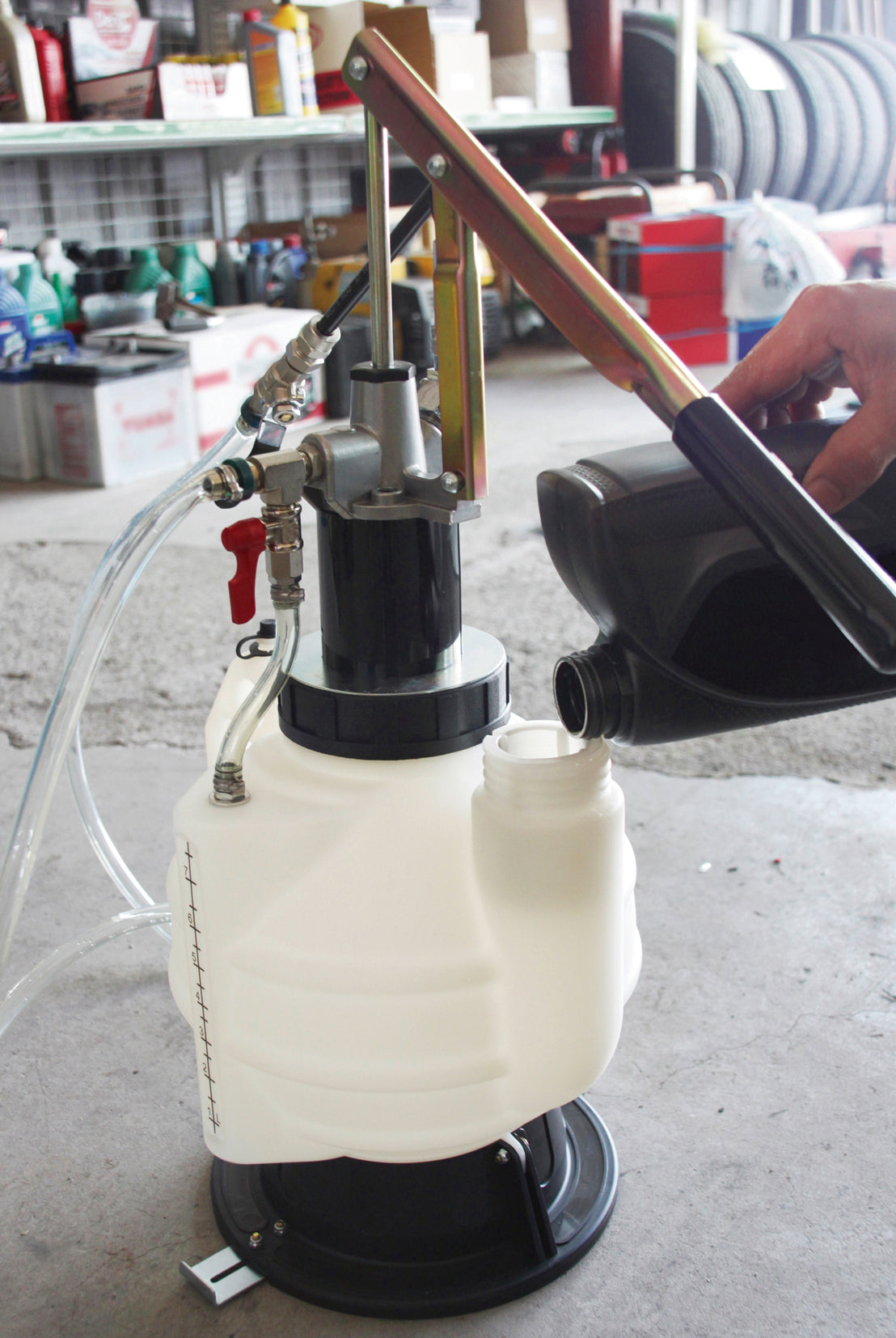 Kraftwerk Öl-Einfüllgerät 7.5 l mit 8 Adaptern, 9-tlg.