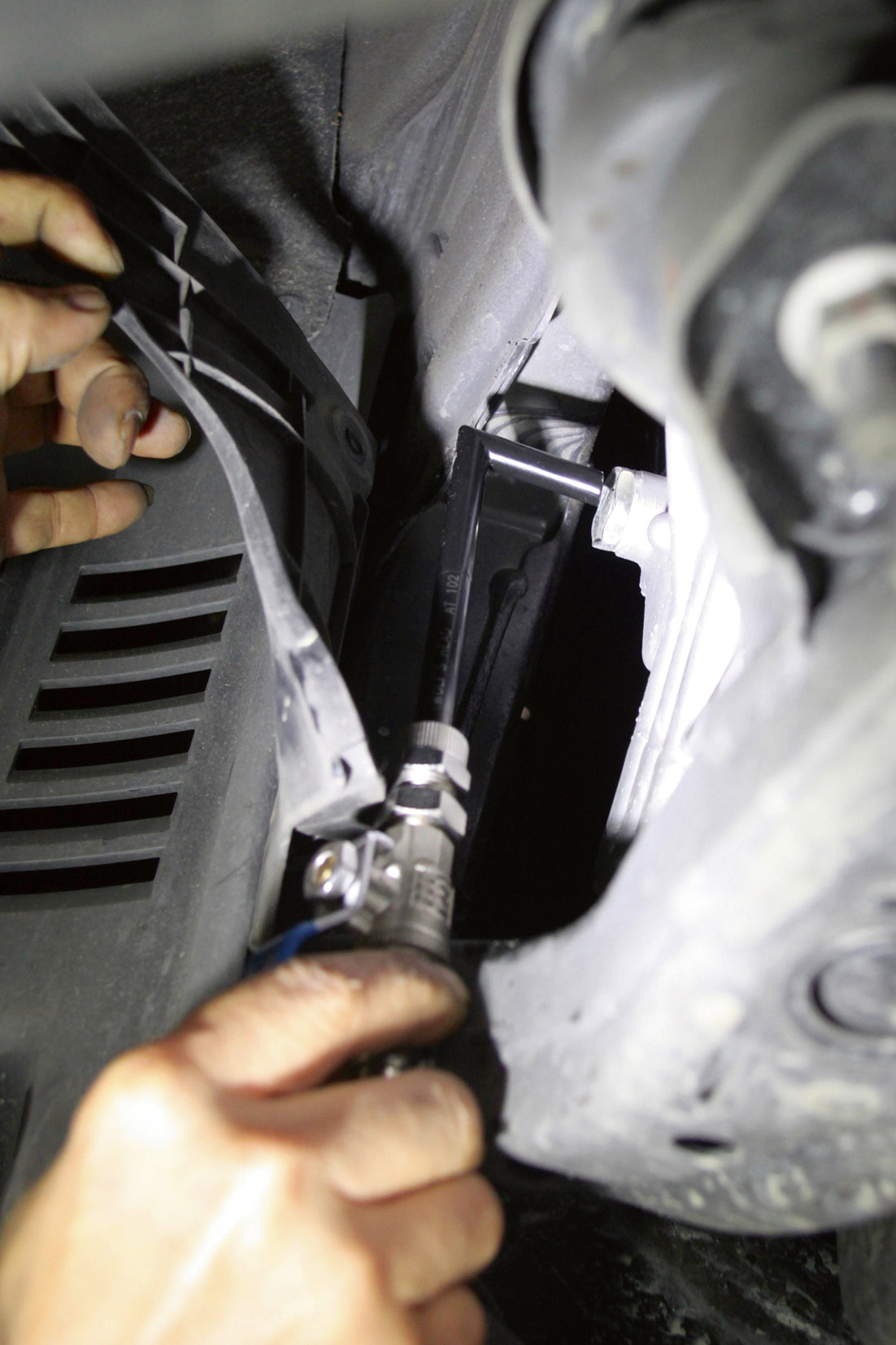Kraftwerk Öl-Einfüllgerät 7.5 l mit 8 Adaptern, 9-tlg.