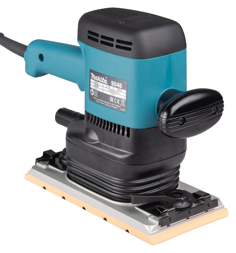 Makita Schwingschleifer | 600 W Motor & 115 x 229 mm Schleifplatte - 9046