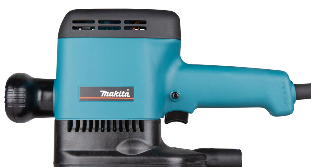 Makita Schwingschleifer | 600 W Motor & 115 x 229 mm Schleifplatte - 9046J