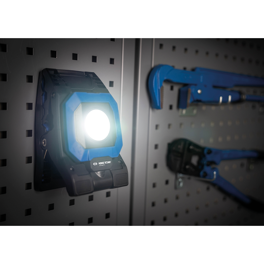 KING TONY Profi-Werkzeuge - LED-Wiederaufladbarer Scheinwerfer 1600 Lumen 9TA471A
